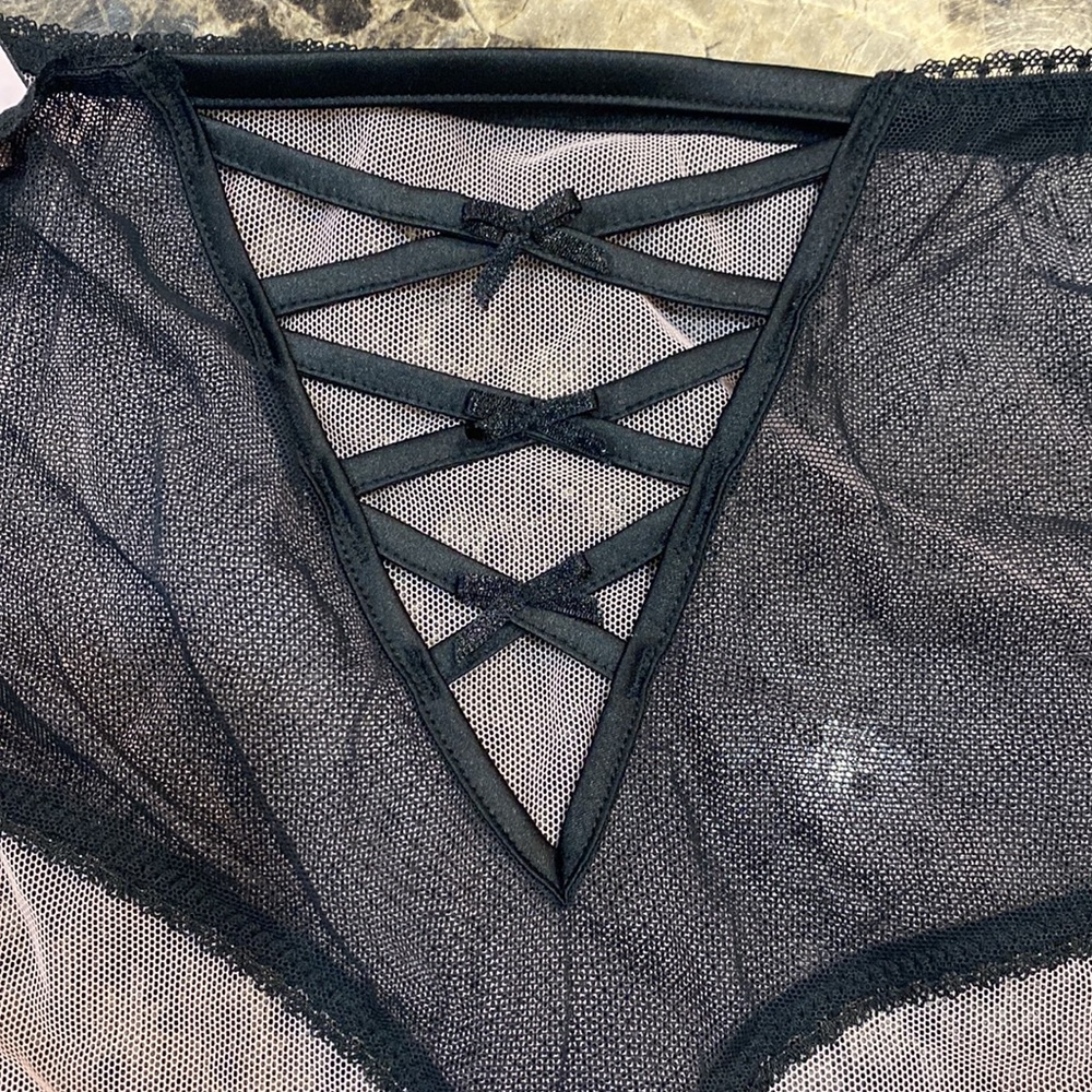 4 NWT pairs Victoria Secret high waisted thongs!